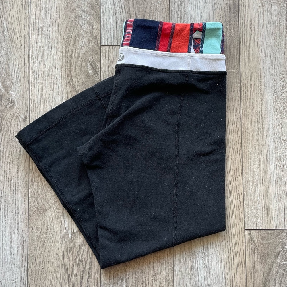 Lululemon Wunder Under Crop Size 4 Reversible